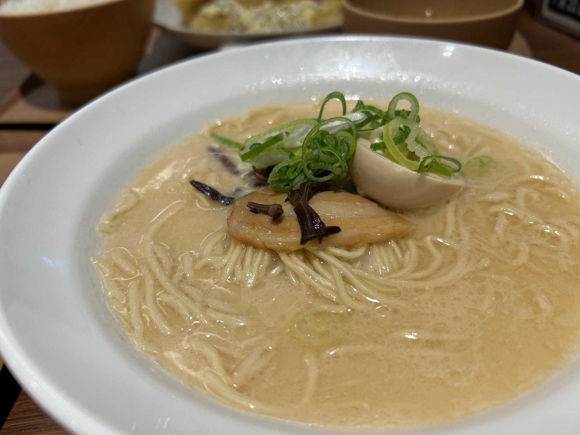 豚骨ラーメン