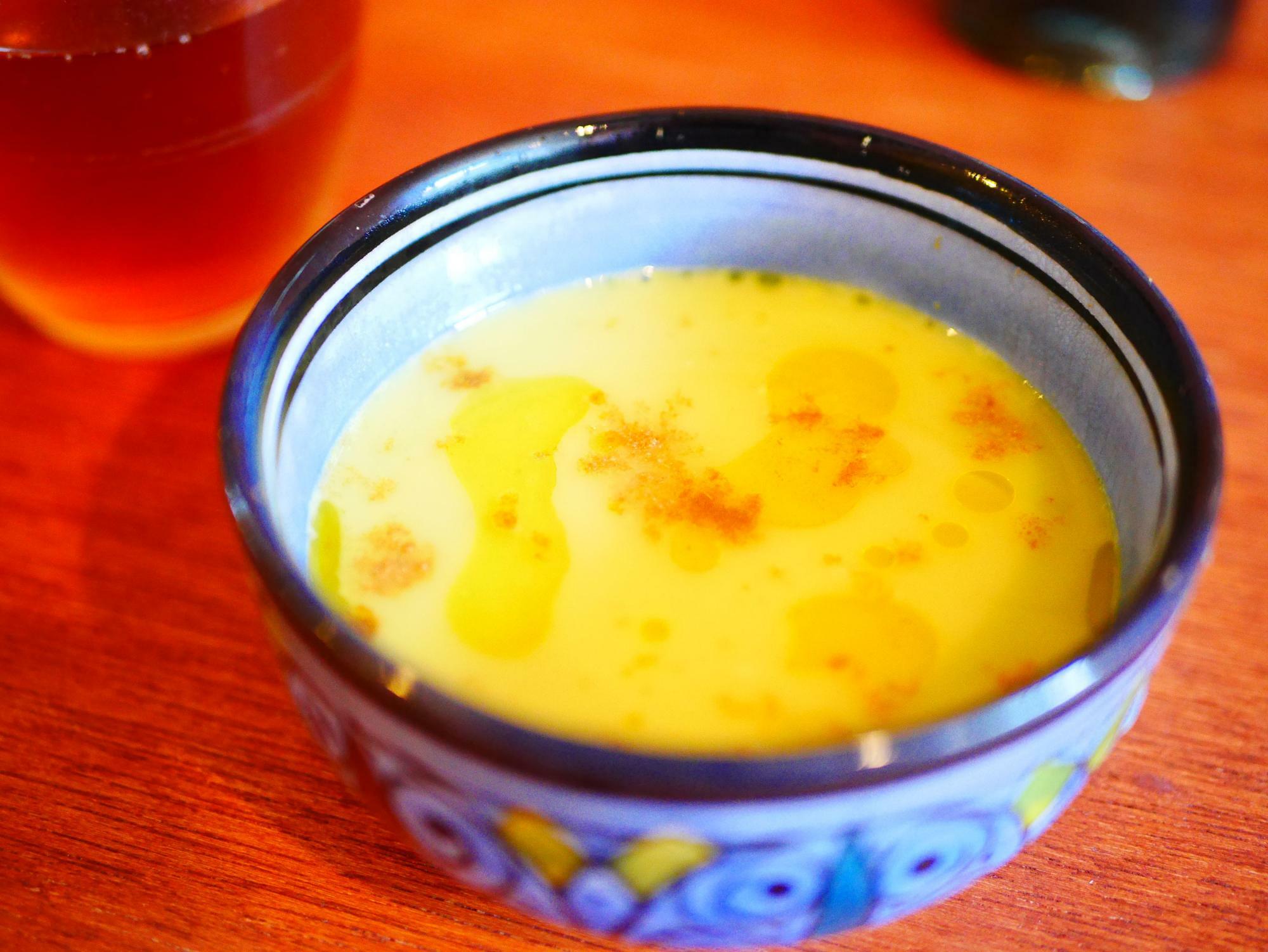 グリーンピースのスープ。のど越しに豆のコクを感じる、美味しい