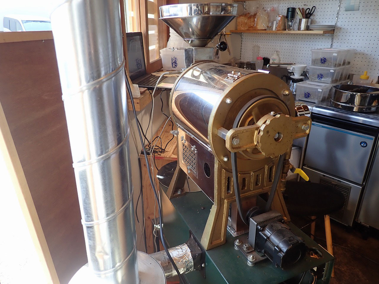こちらは「大工町２号店」にある機器です。それにしても、川越産のコーヒー、本当に素敵ですよね