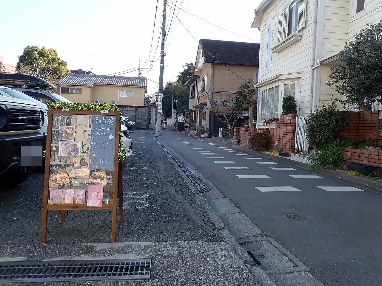 この写真では奥に見えるのが蓮馨寺です