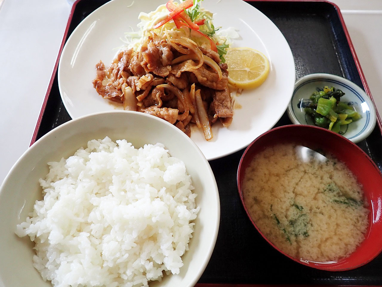 焼肉定食は税込720円です