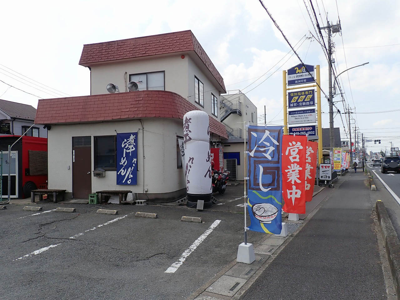 こちらも新河岸駅から徒歩約5分です。駐車場はお店の横に完備されています