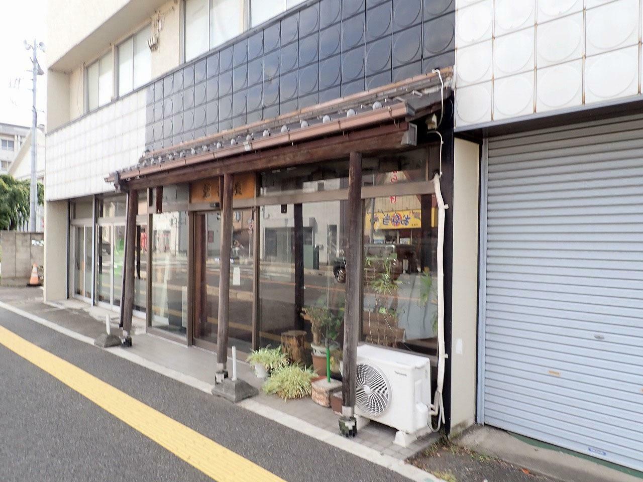 店舗の場所は川越市立川越高校の近くです