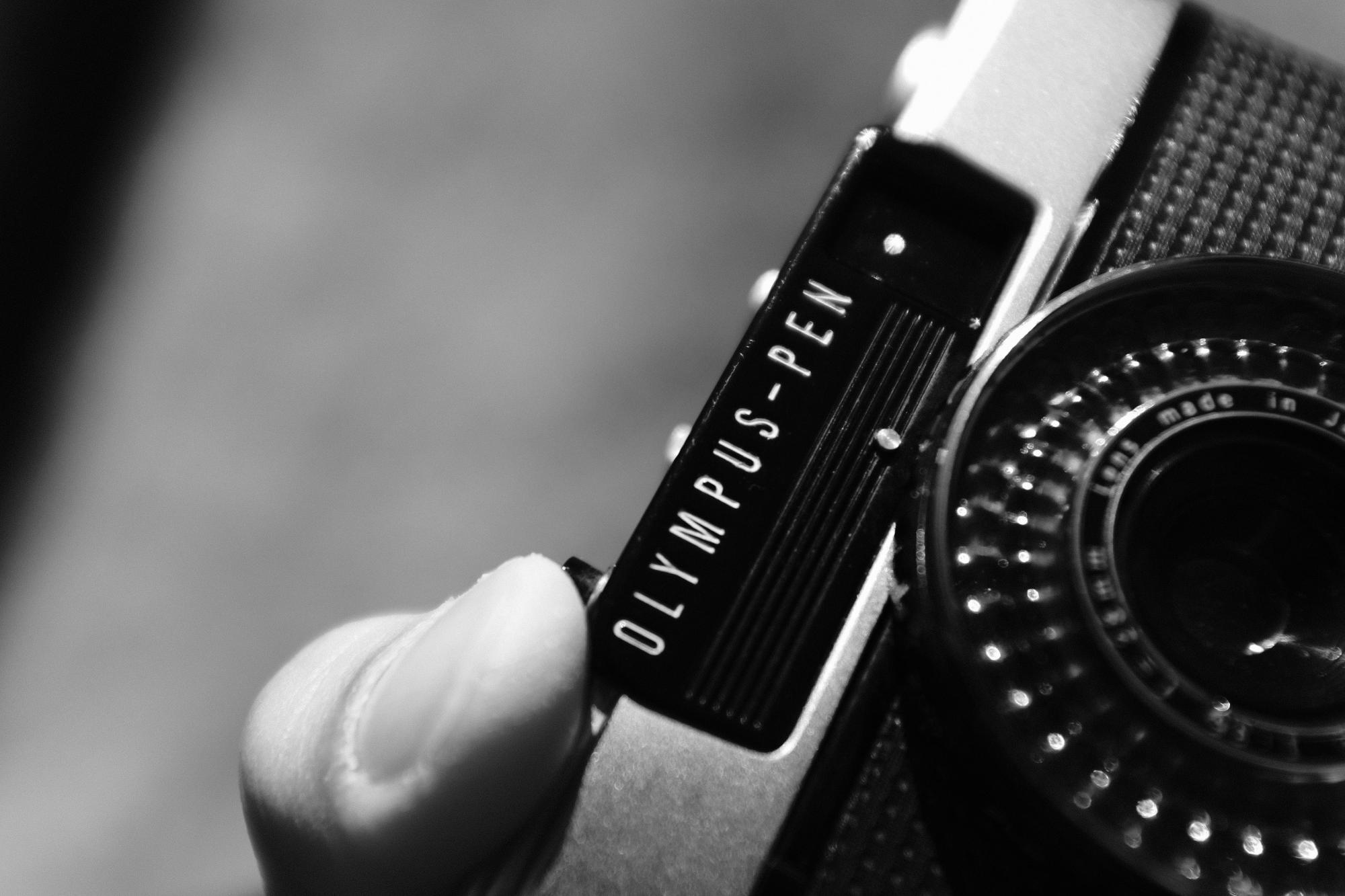 Olympus PEN EE3 即撮影可能 ハーフフィルムカメラ フィルムカメラ初心者必見】OLYMPUS-PEN EE-3がわかる教科書