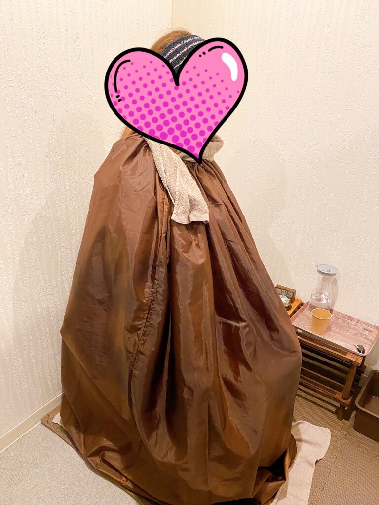 汗染みでケープの色が変わっています。とにかく汗が出る!