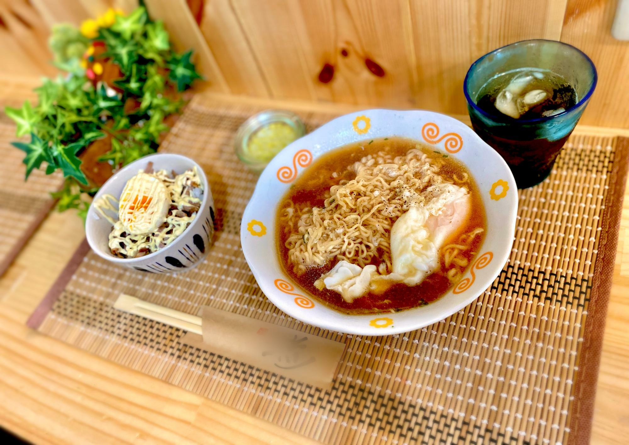 インスタントラーメン（税込300円〜）