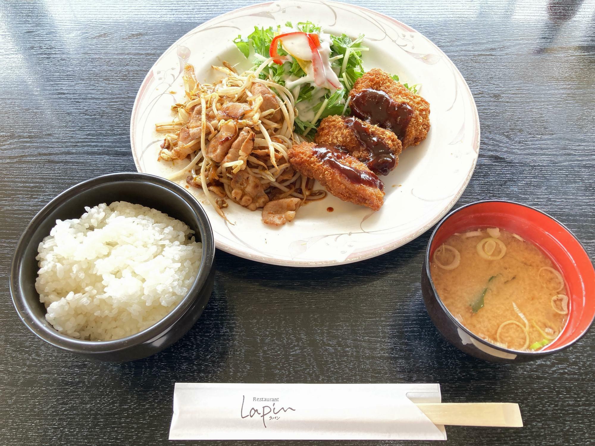 日替わりランチ「豚肉の生姜焼き＆チキンカツ」和食セット 880円 