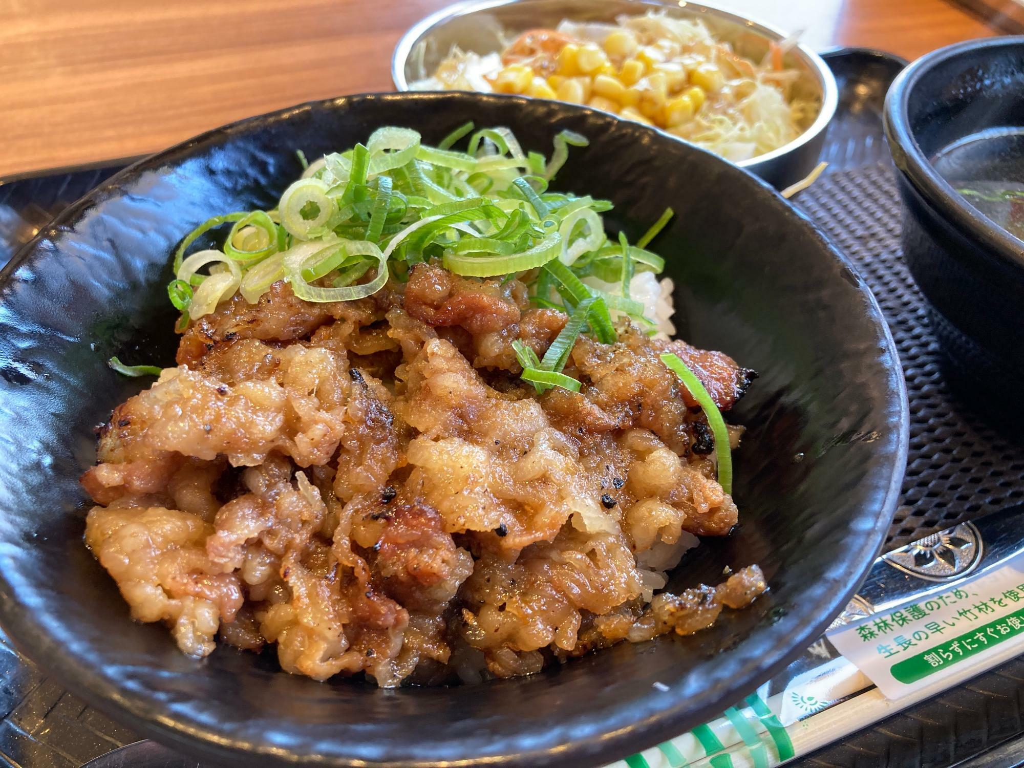 「カルビ丼（小）」 　430円