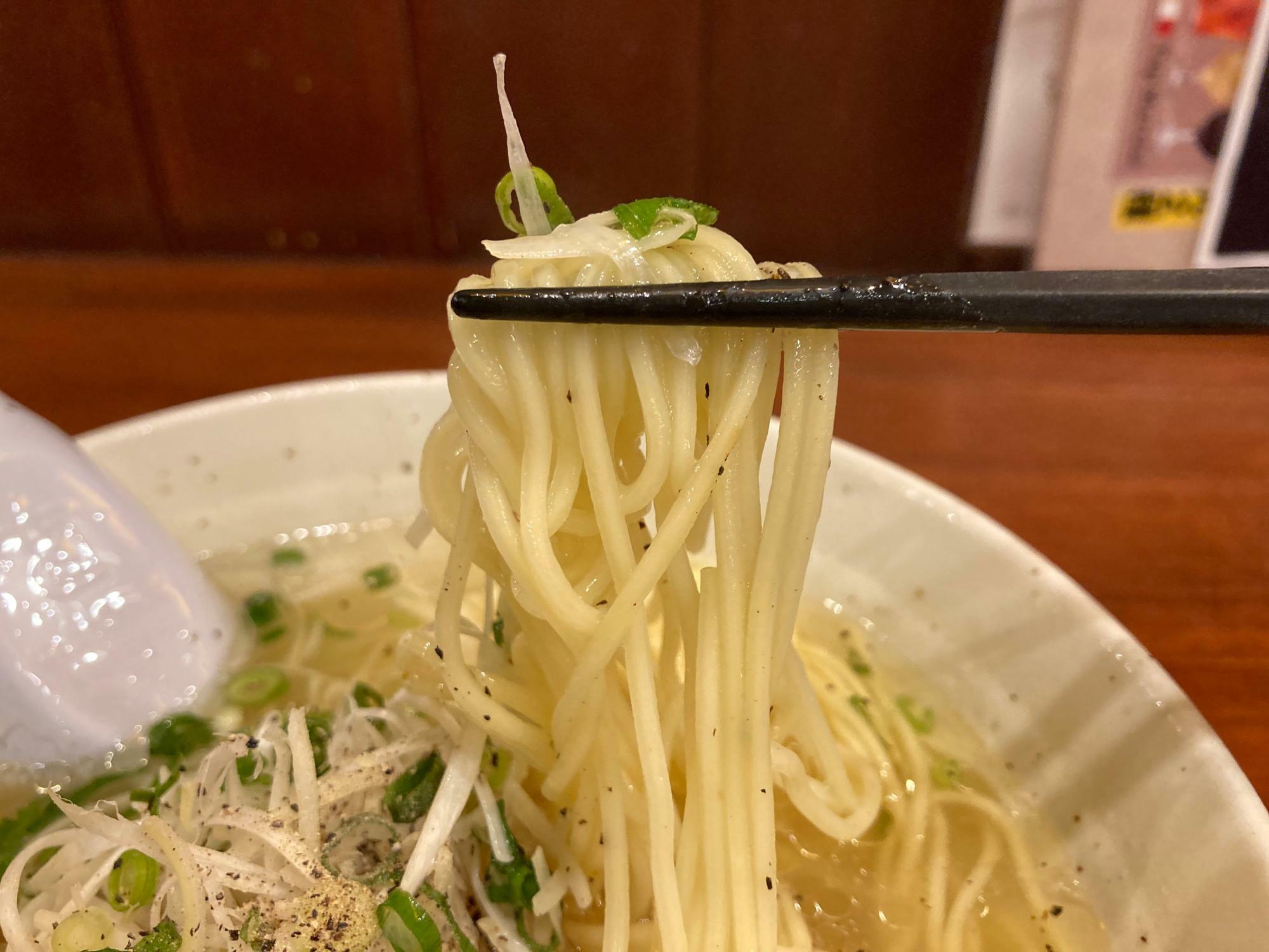 鶏塩ラーメン 693円