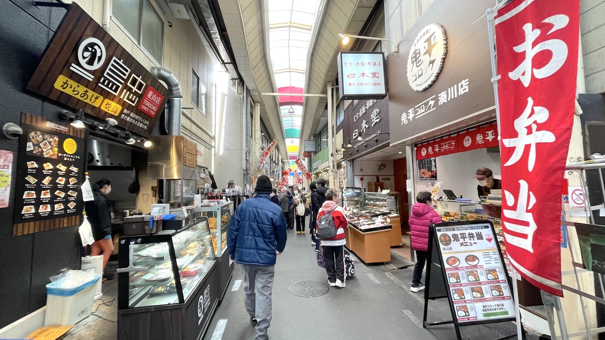 串カツ食べてこか！愛すべき時間が流れる東山商店街。喋って笑って