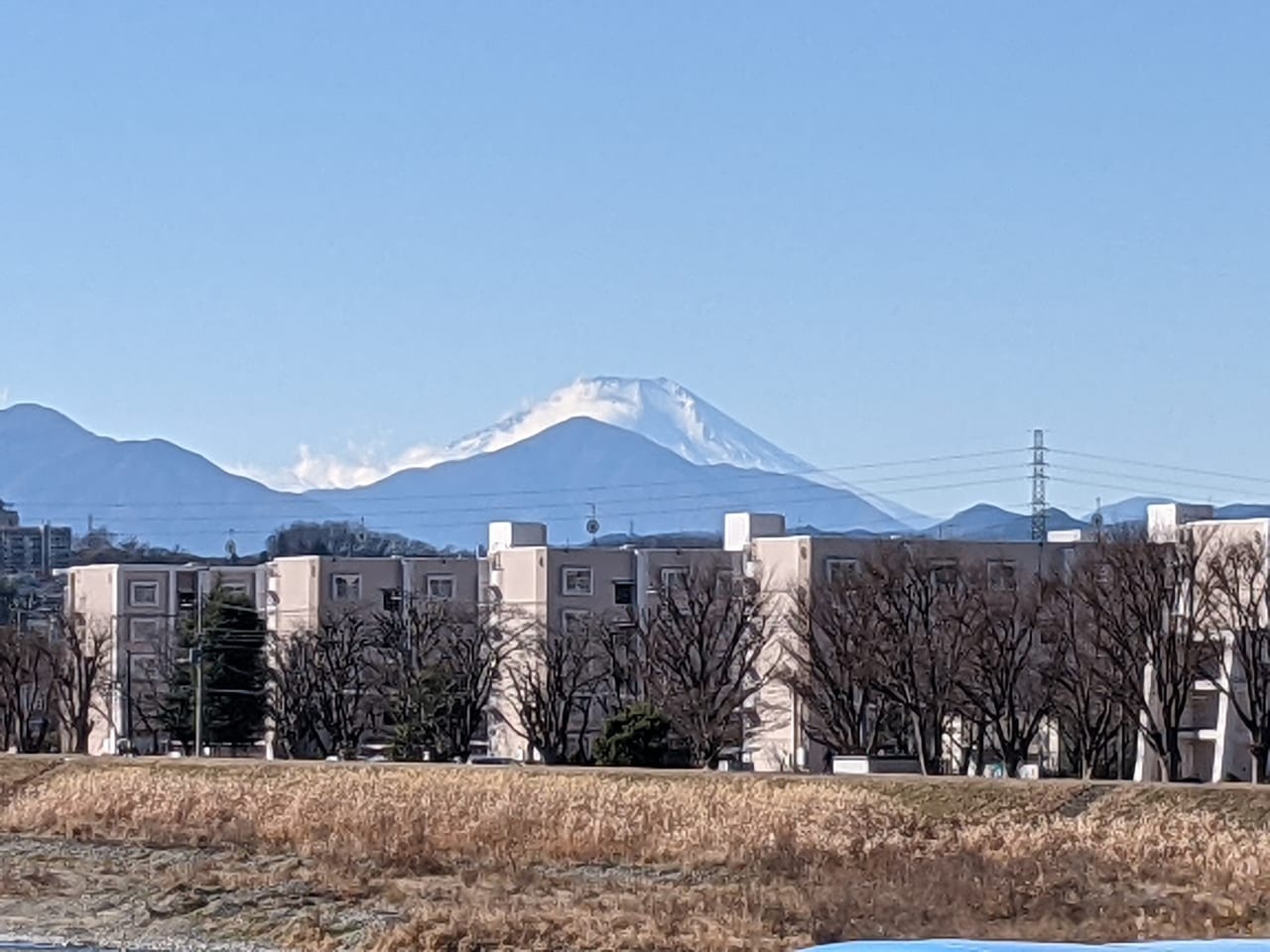 浅川からの富士山2021元旦に撮影