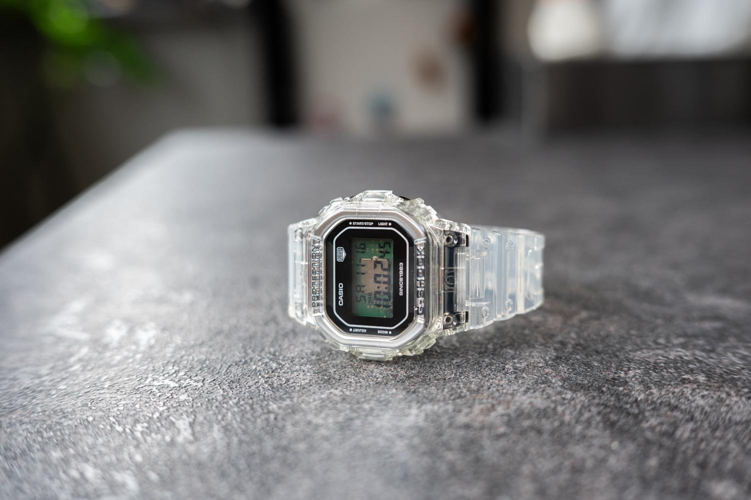 基盤が見えるクリア文字盤がそそる!G-SHOCK40周年記念モデルを 基盤が見えるクリア文字盤がそそる!G-SHOCK40周年記念モデルを