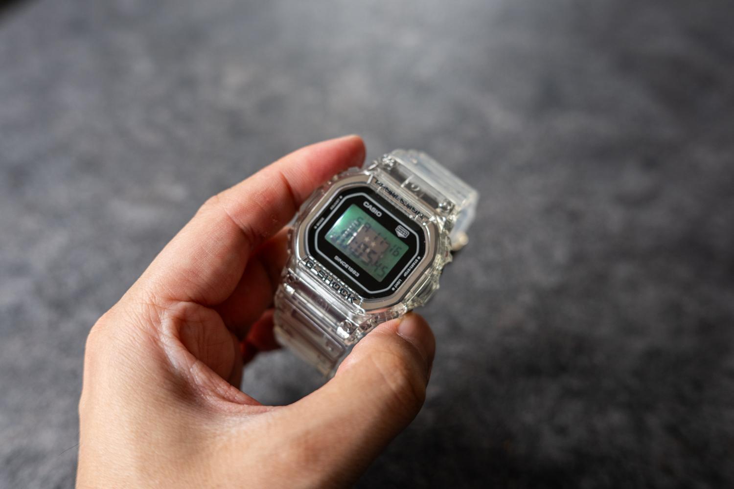 基盤が見えるクリア文字盤がそそる!G-SHOCK40周年記念モデルを 基盤が見えるクリア文字盤がそそる!G-SHOCK40周年記念モデルを