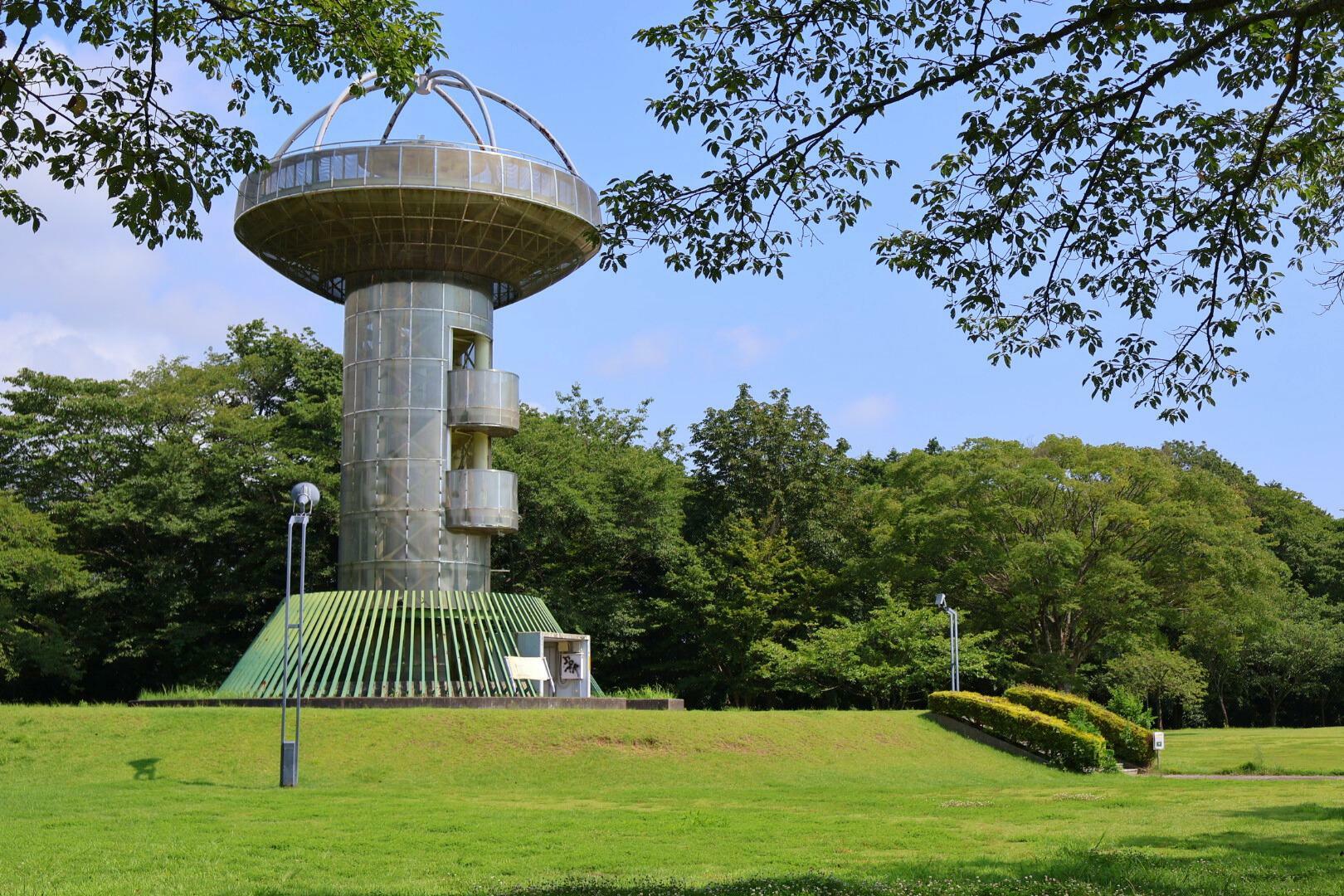 展望台がUFOのような形をしています