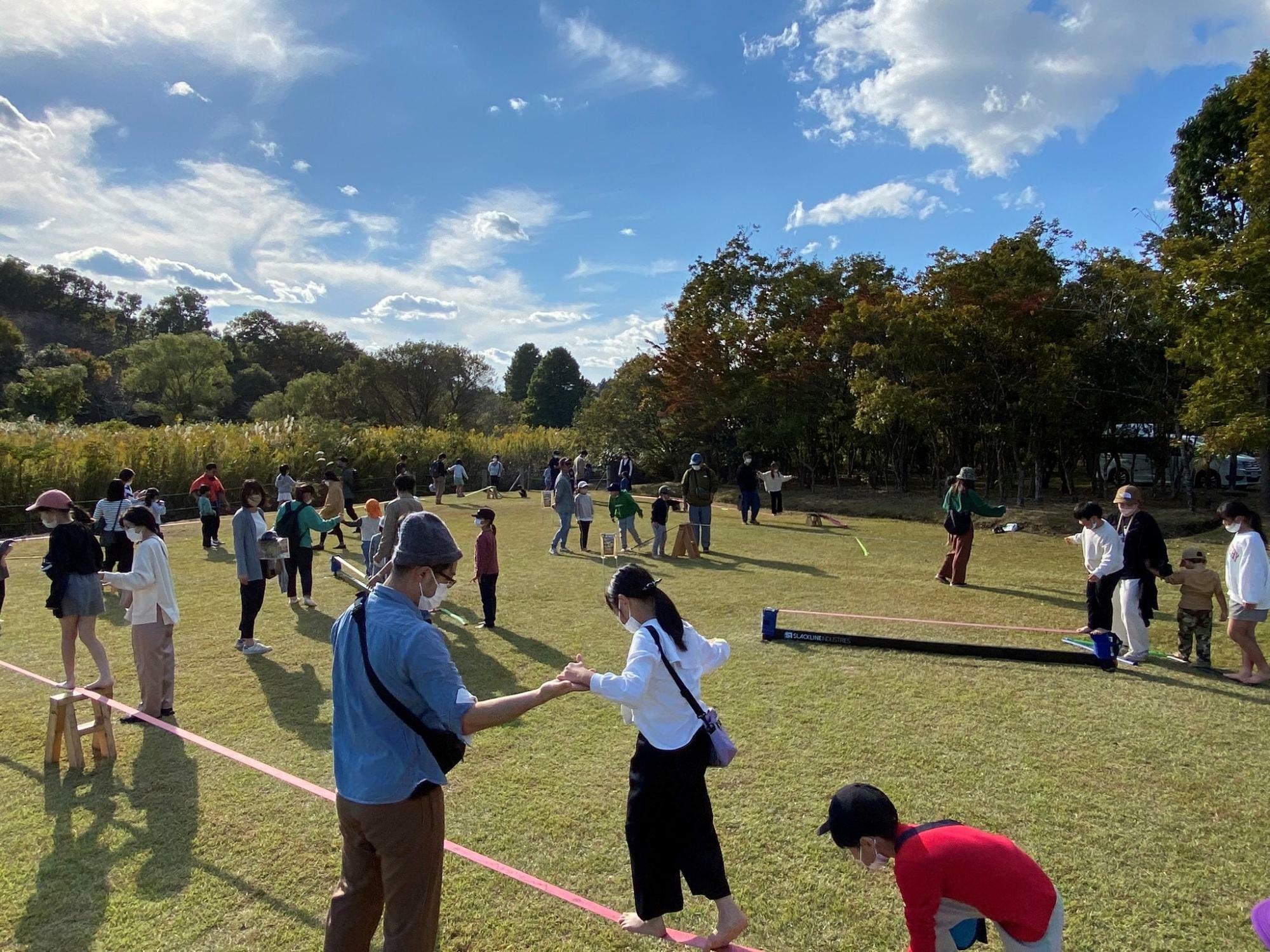 スラックライン　他会場でのイベントの様子（画像提供：高萩ユーフィールド）