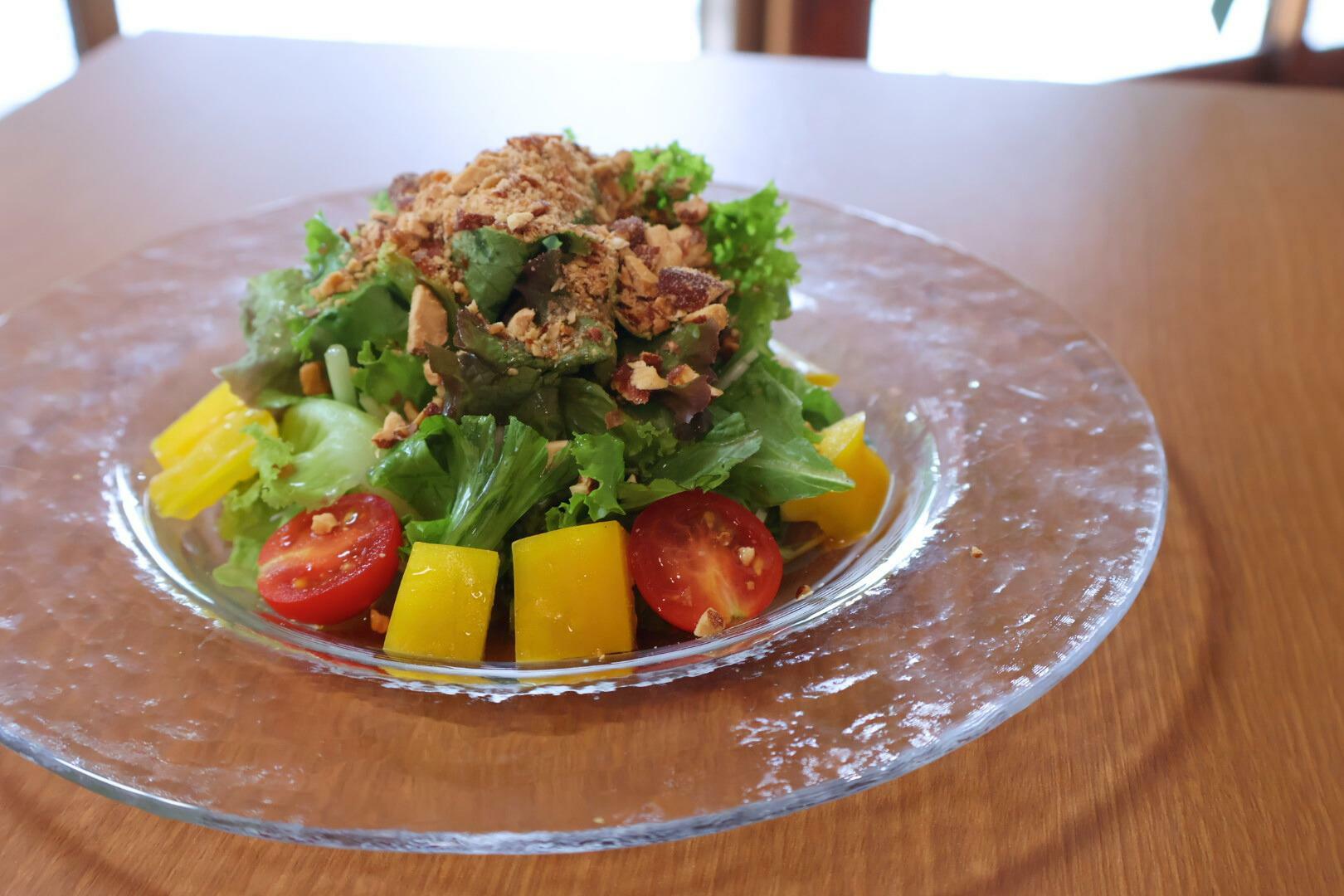 たっぷりの新鮮野菜なサラダ