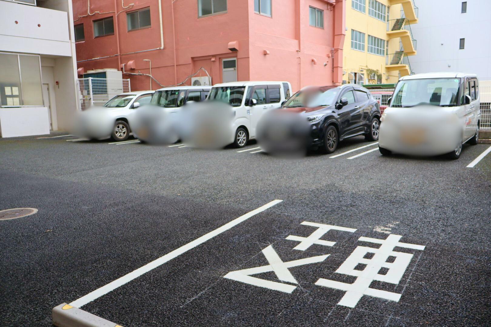 台数に限りがありますので、近隣の駐車場も検討してください