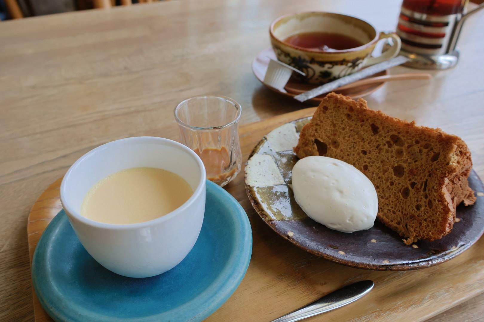 プリンとシフォンケーキ両方食べれて幸せです