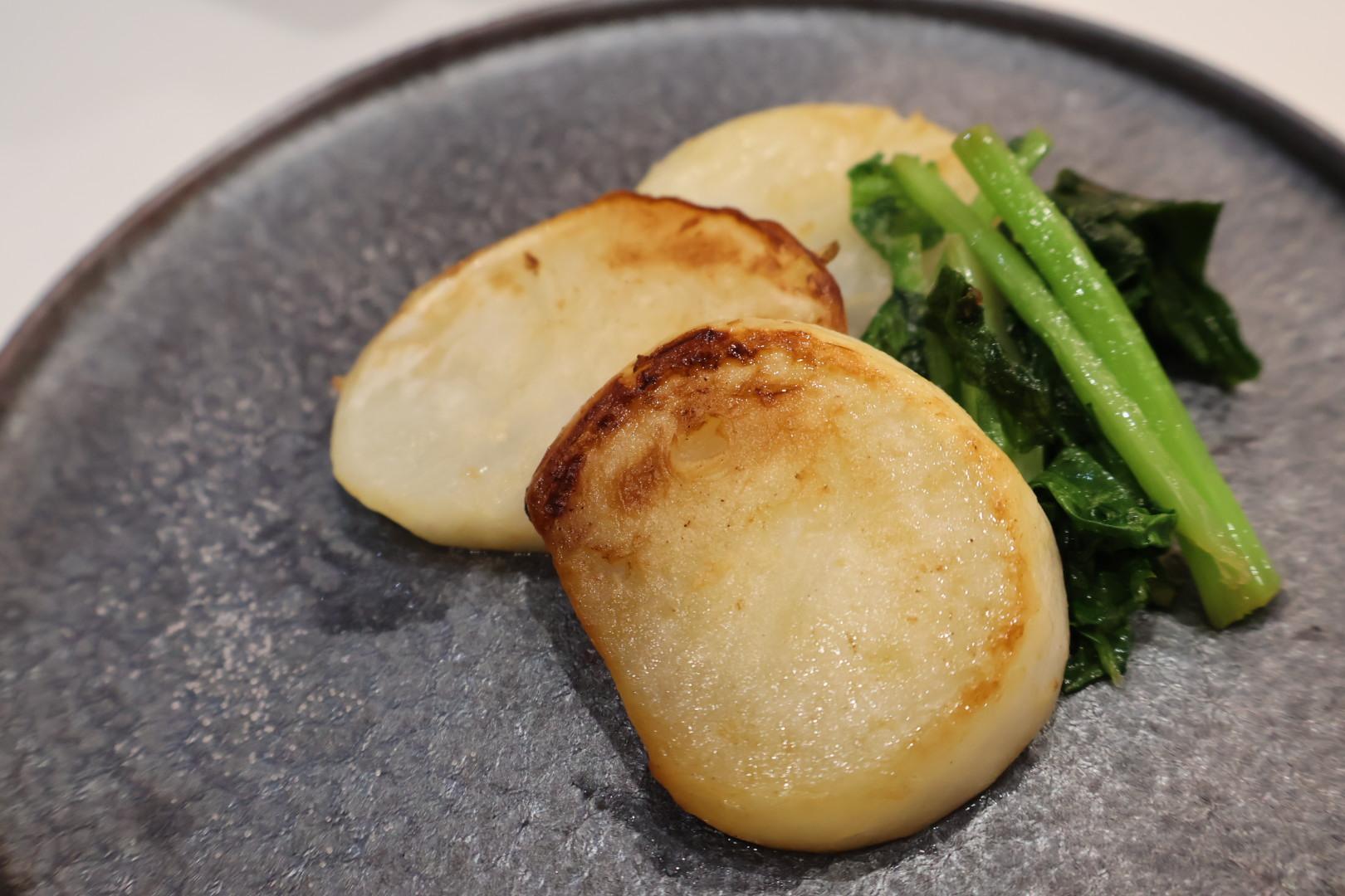 茎も一緒に焼いて食べるのがおすすめ