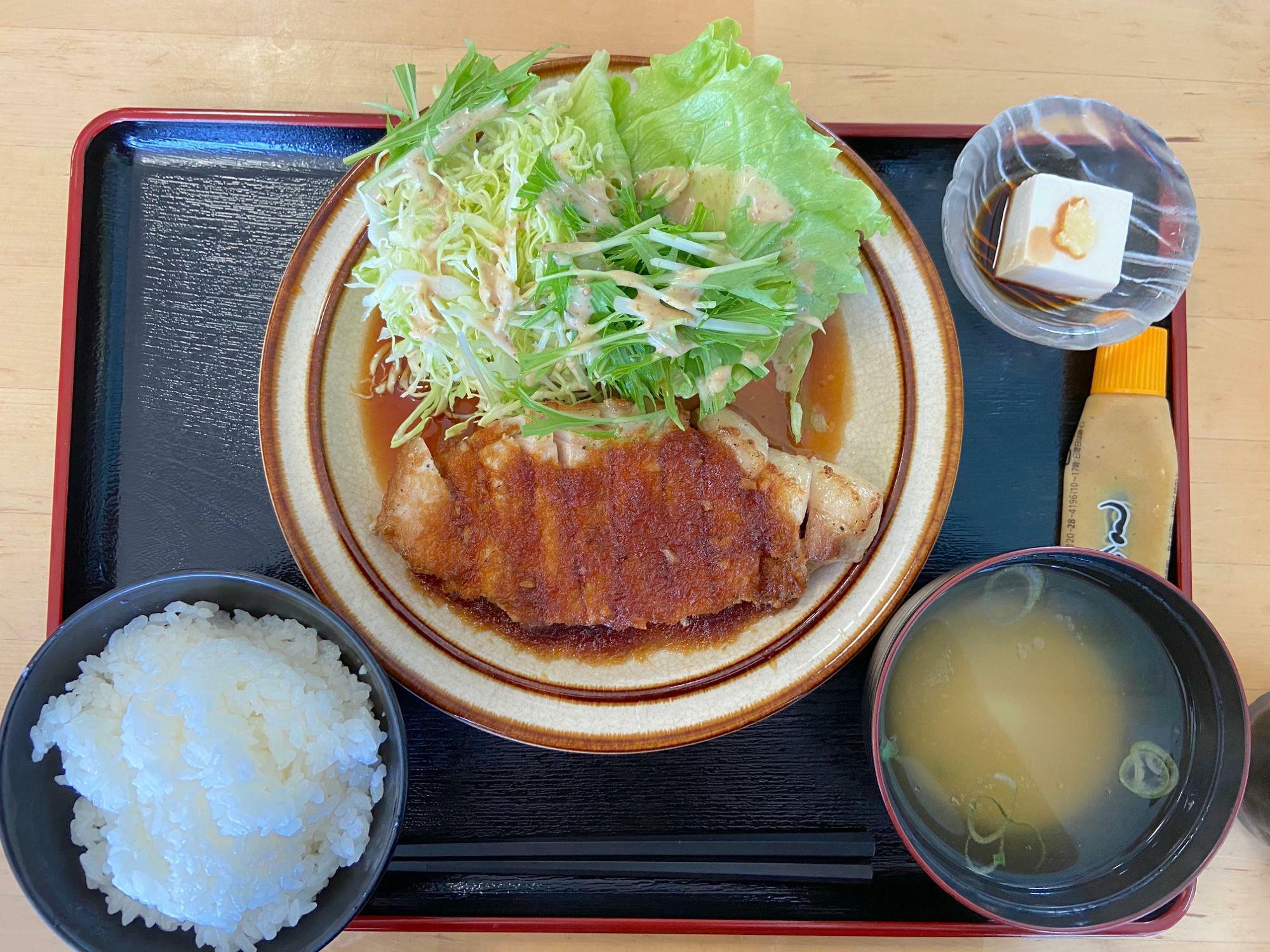 本日の定食「トンテキおろしソース」　730円