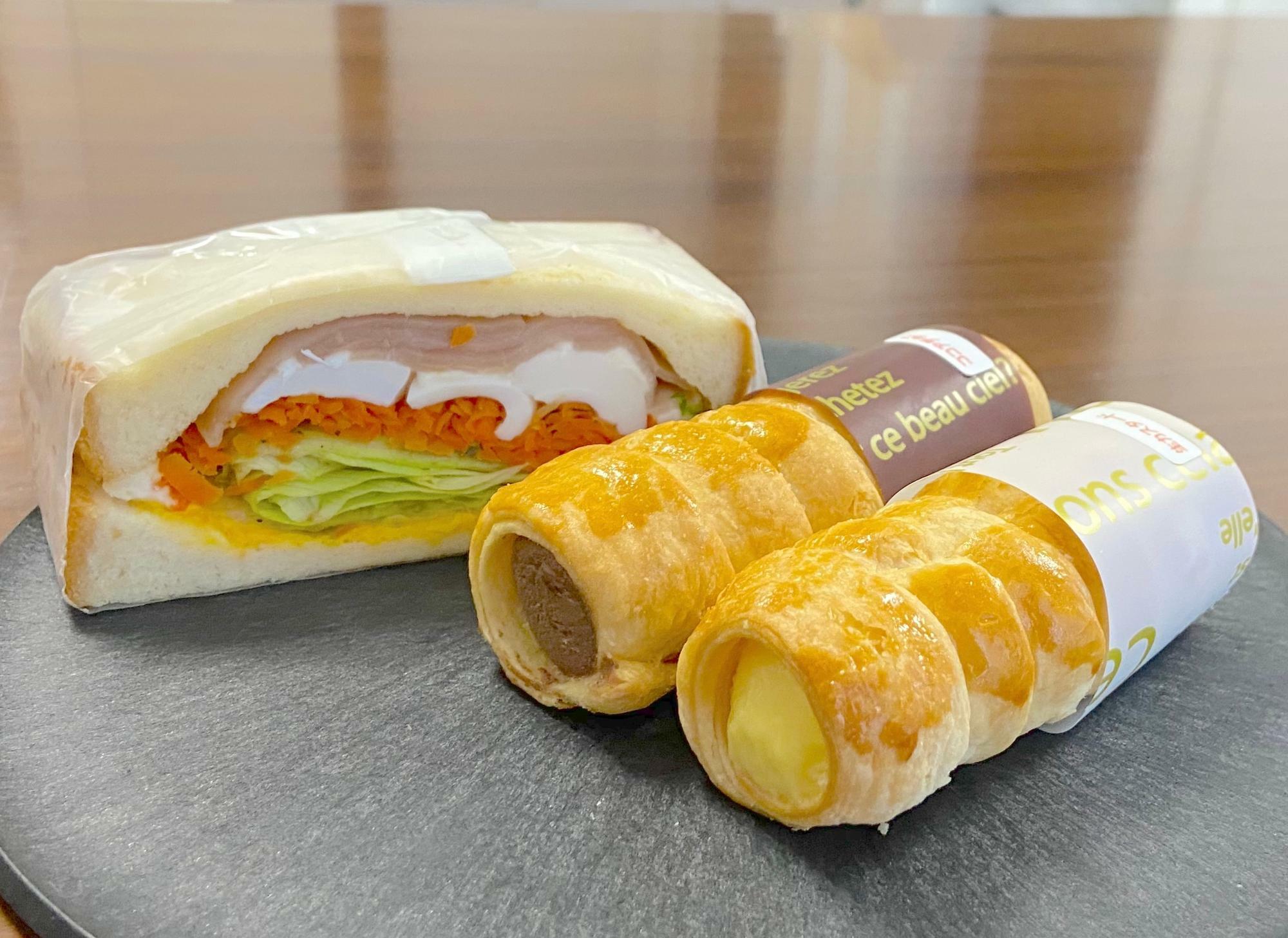 期間限定販売のサンドイッチと定番のコルネ2種