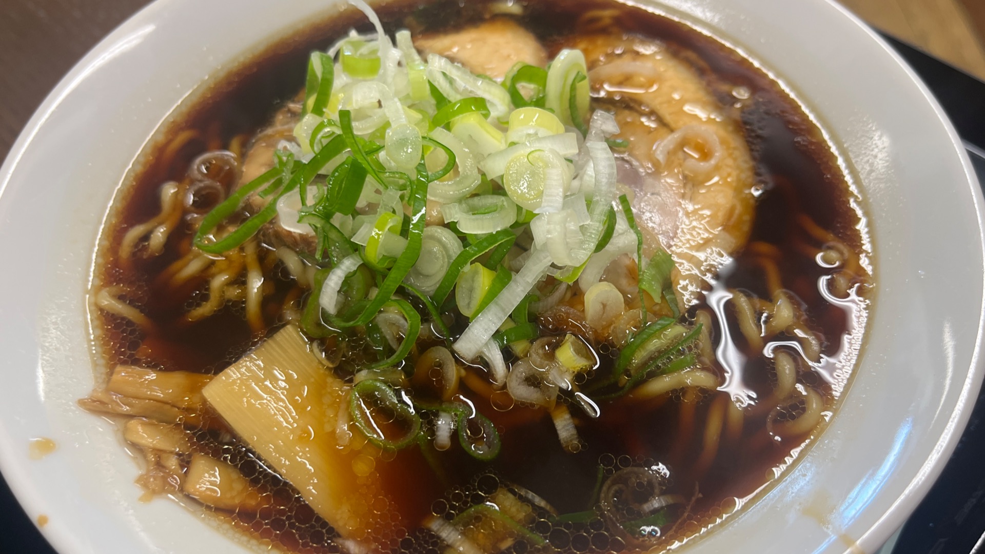 氷見市】美味しいラーメンとあたたかな接客 ラーメン&カフェなないろで