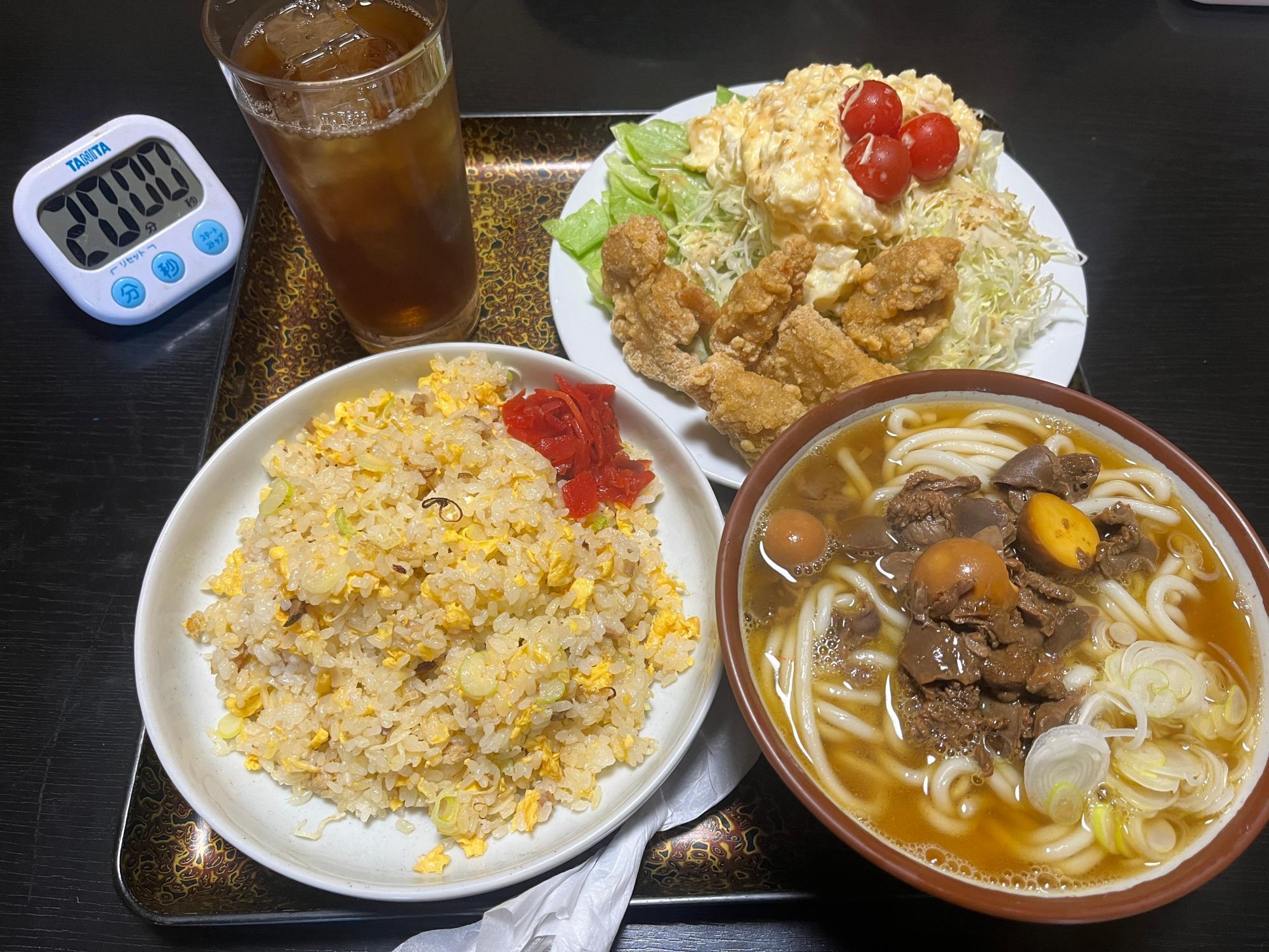 9月30日まで提供された風月のチャレンジメニュー（鶏もつ煮うどん）