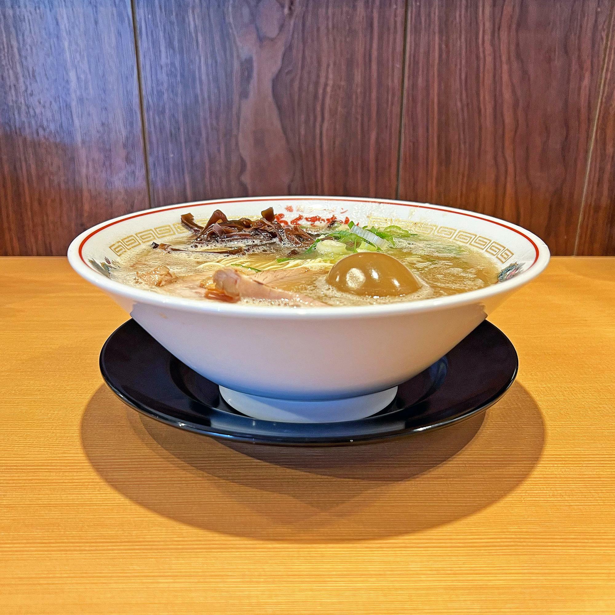 ろくでなしの代表的な一杯「こってりラーメン」