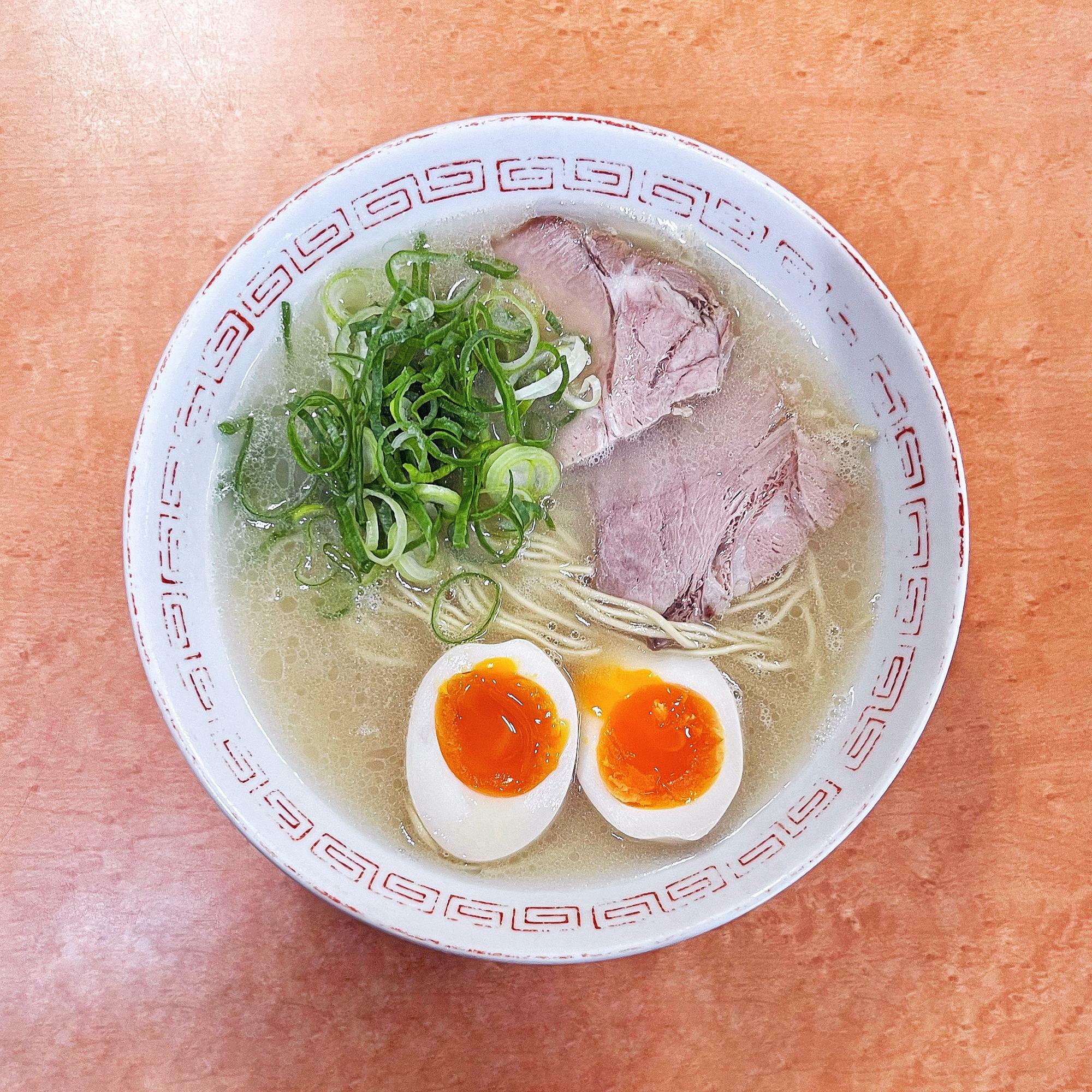 長浜ナンバーワン祇園店の「煮たまごらーめん」