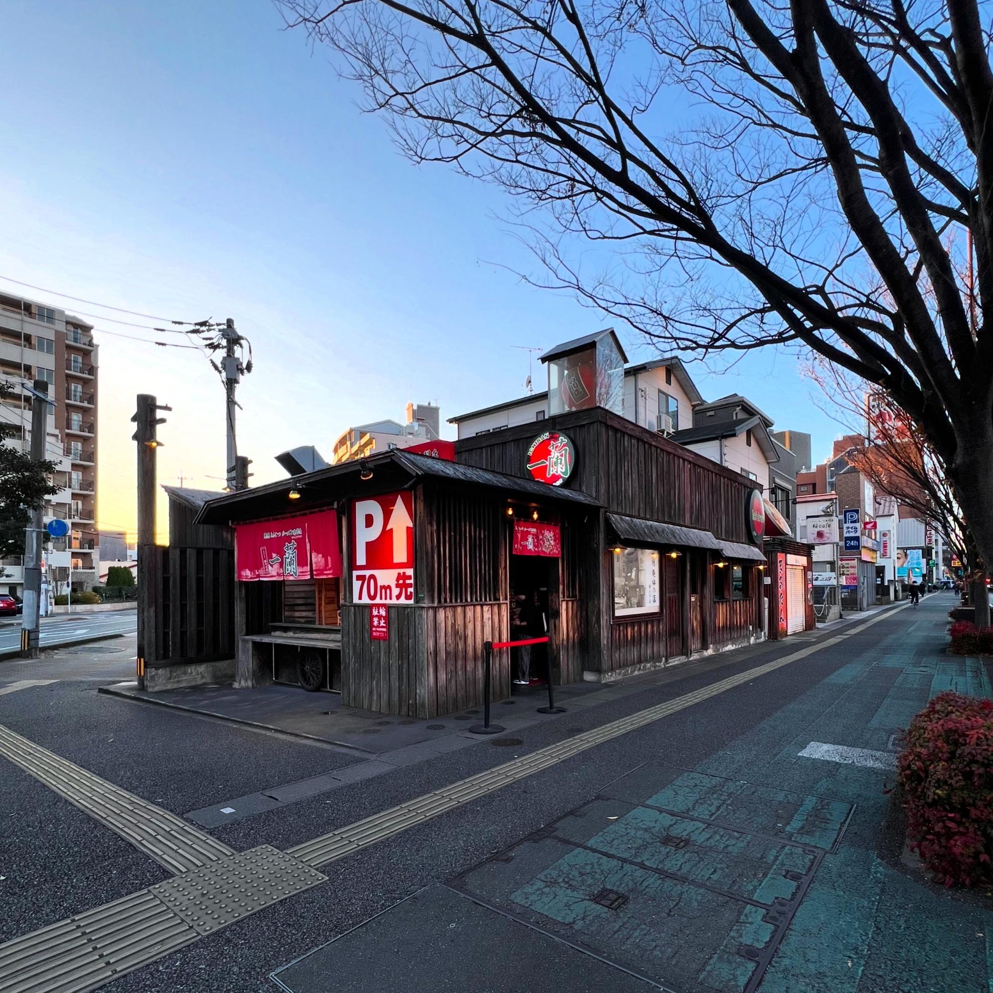 観光客も多いが、地元の人も訪れやすい「那の川店」