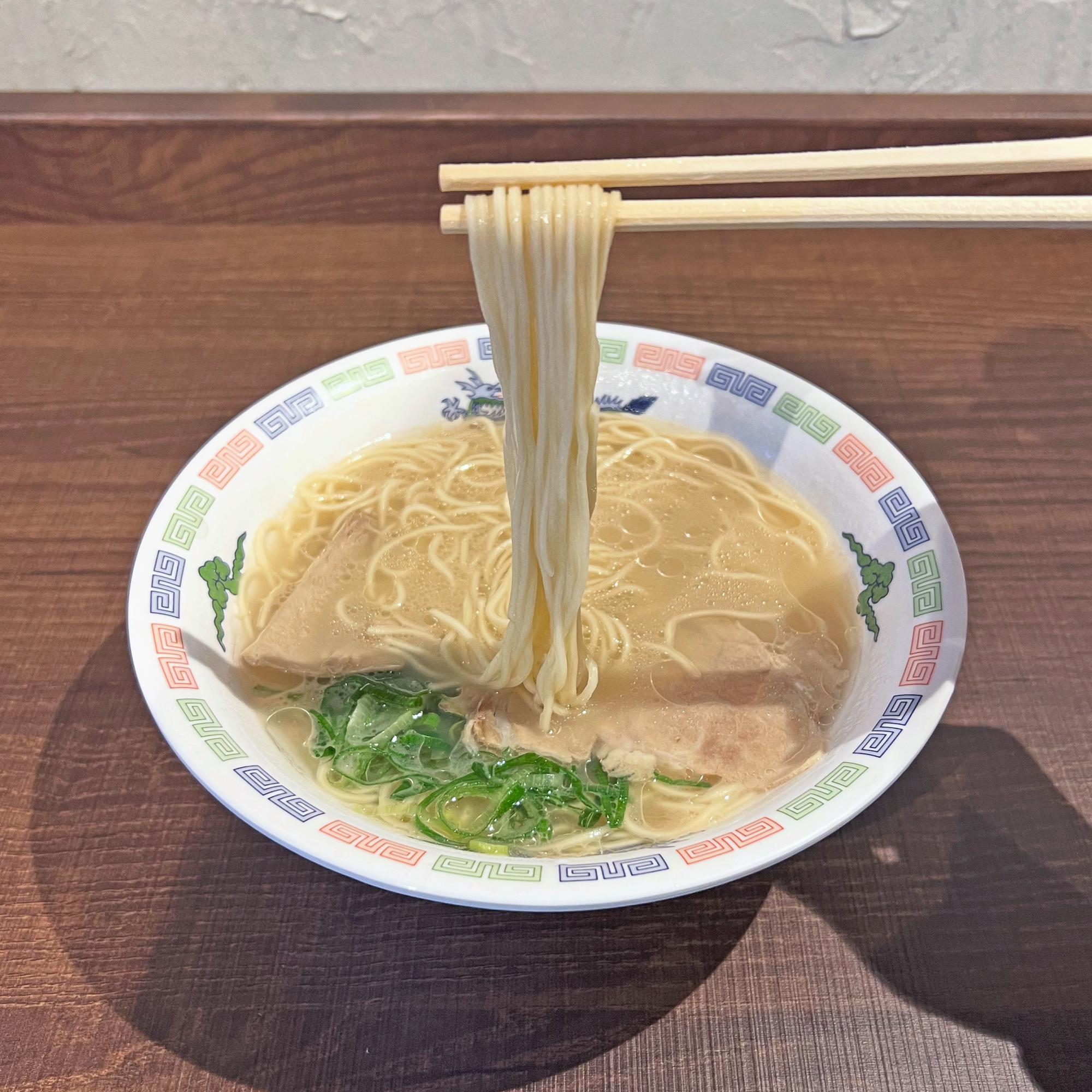 おやつ感覚で食べられる福岡最安値の290円の豚骨ラーメン《早く おやつ感覚で食べられる福岡最安値の290円の豚骨ラーメン《早く