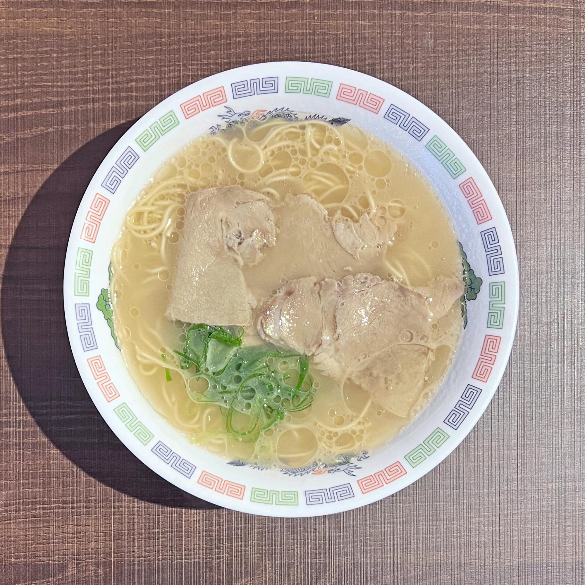 おやつ感覚で食べられる福岡最安値の290円の豚骨ラーメン《早く おやつ感覚で食べられる福岡最安値の290円の豚骨ラーメン《早く