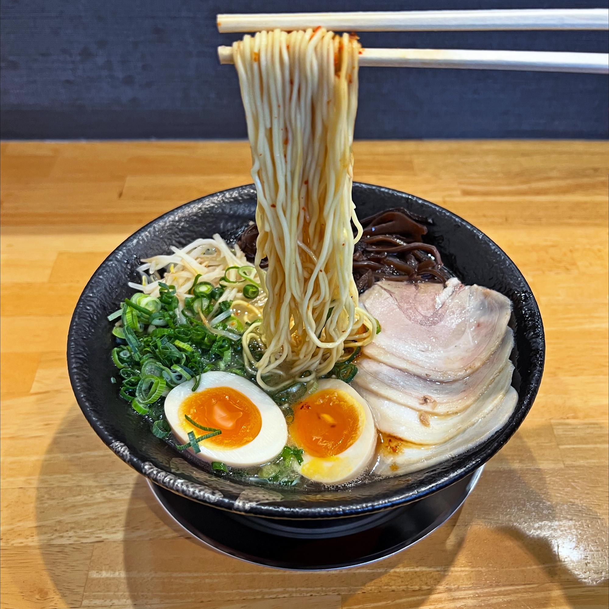 豚骨ラーメン 創業から20年間大切に守り続けてきたこだわりの味を今に《特製