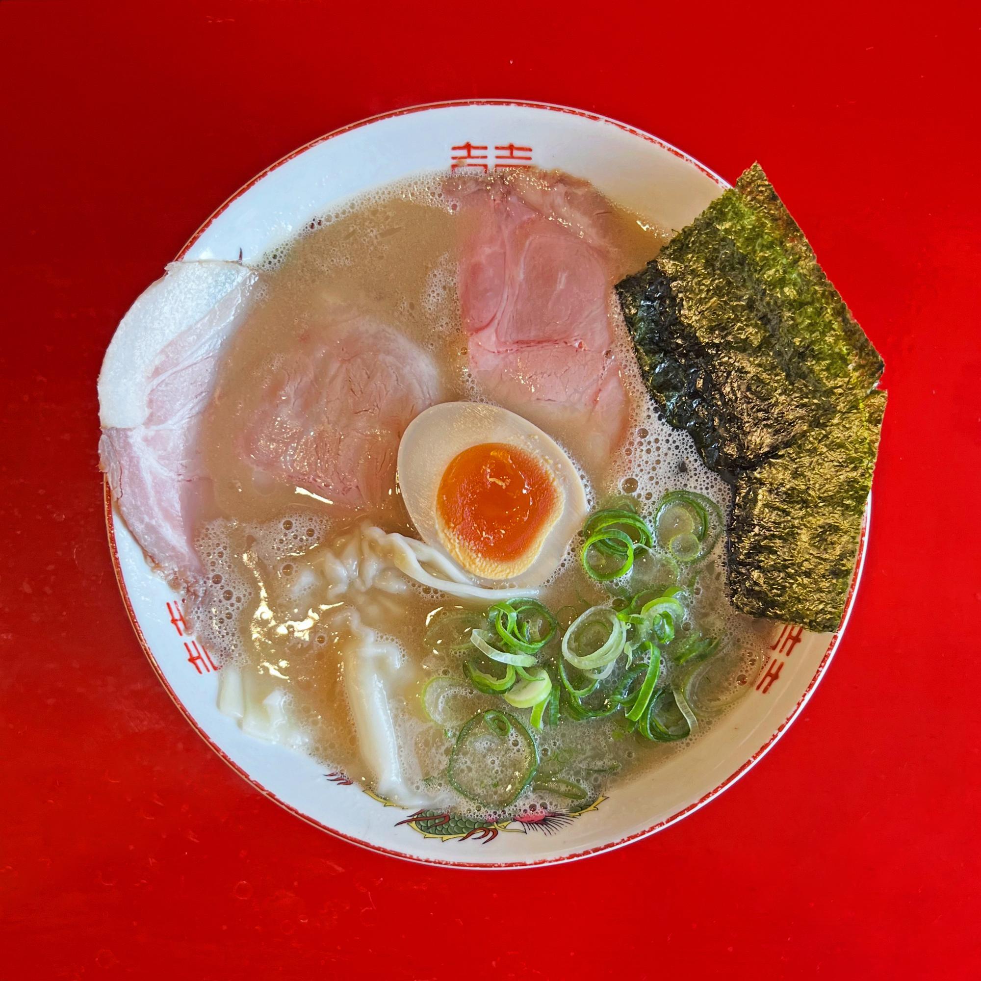 昭和を想起させるレトロな佇まいと懐かしさを醸成させる一杯が