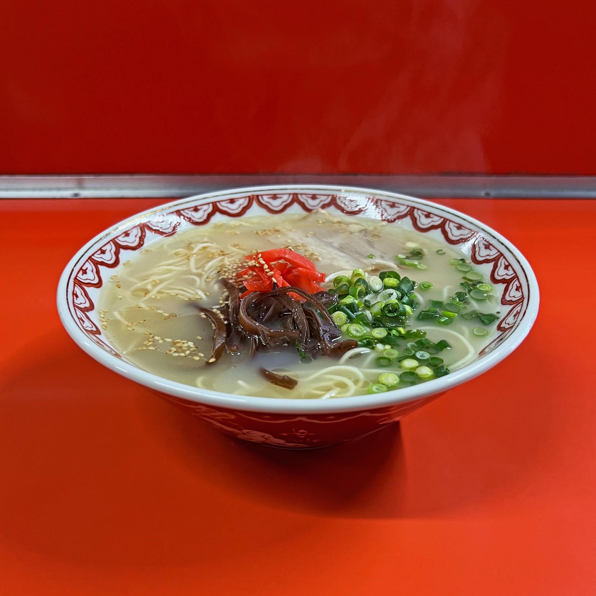 地元の人々が集う古き良き時代の老舗の町中華店《凛とした雰囲気 地元の人々が集う古き良き時代の老舗の町中華店《凛とした雰囲気