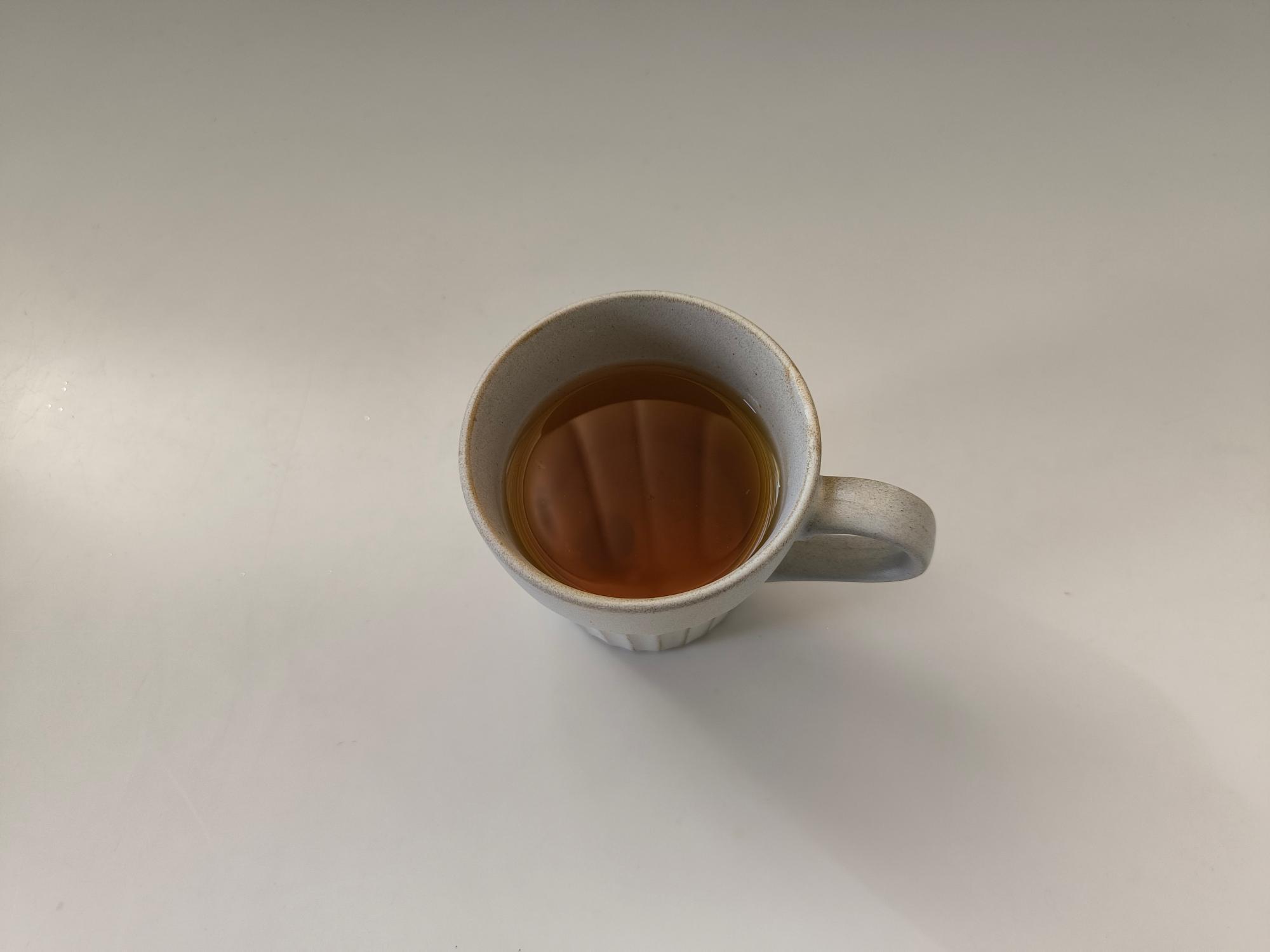 紅茶を入れる