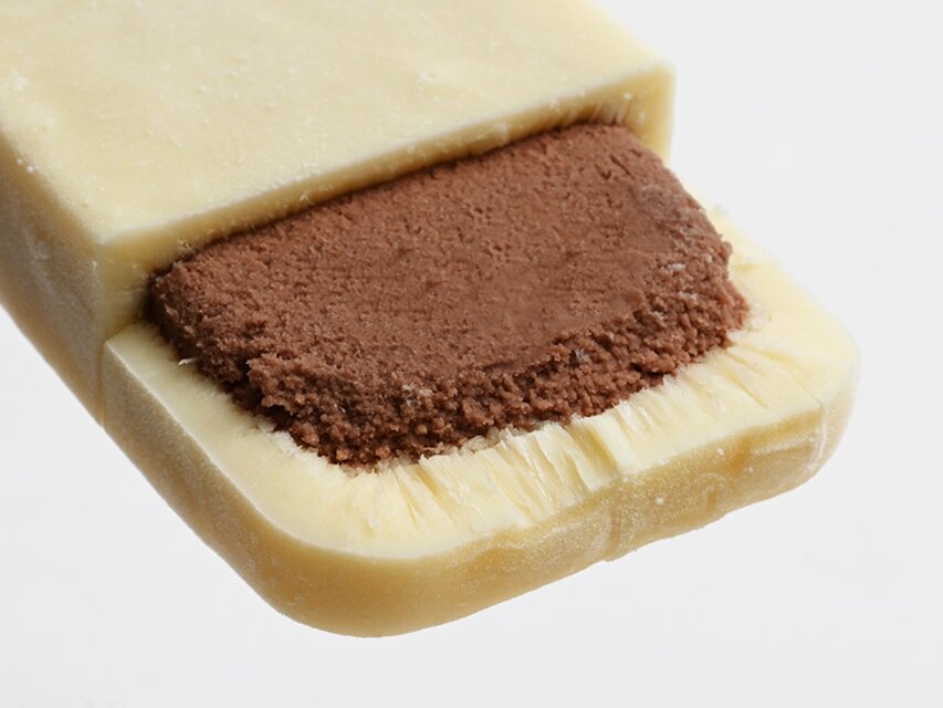 チョコアイスにミントとココアシガレットの顆粒を入れ味を再現