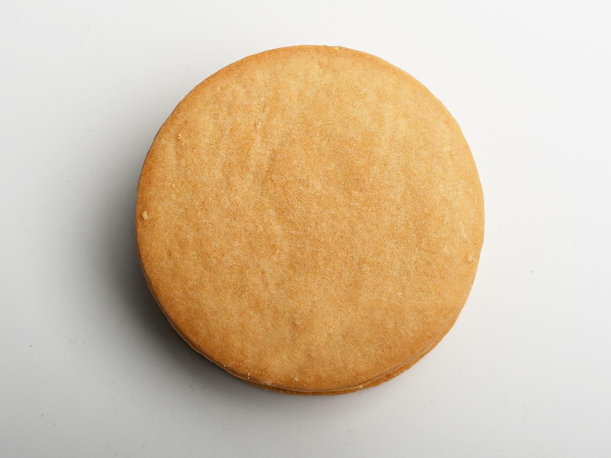 森永乳業『塩バタークッキーキャラメルサンド』