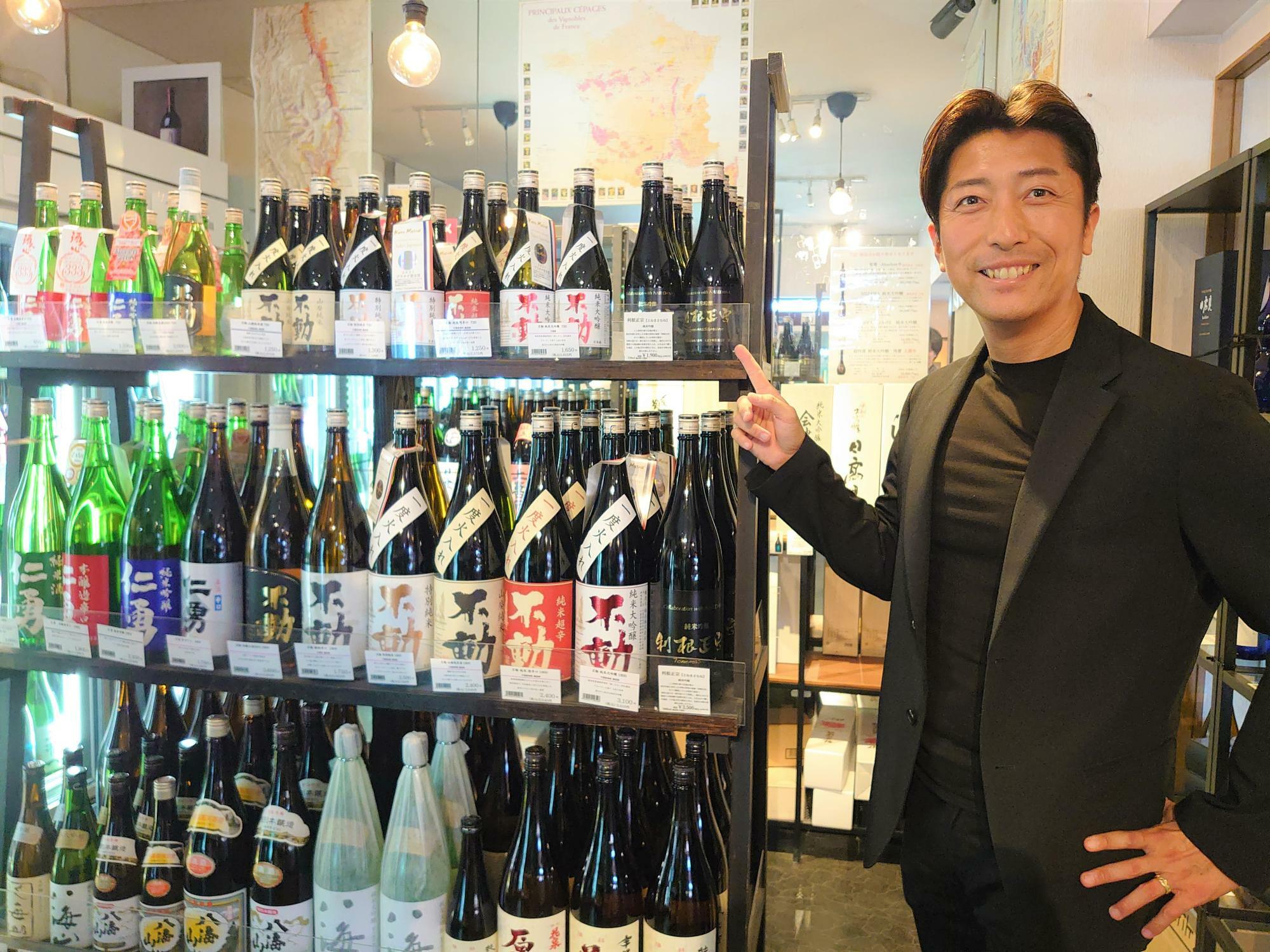 「酒乃なべだな」店主の大塚雄三さん