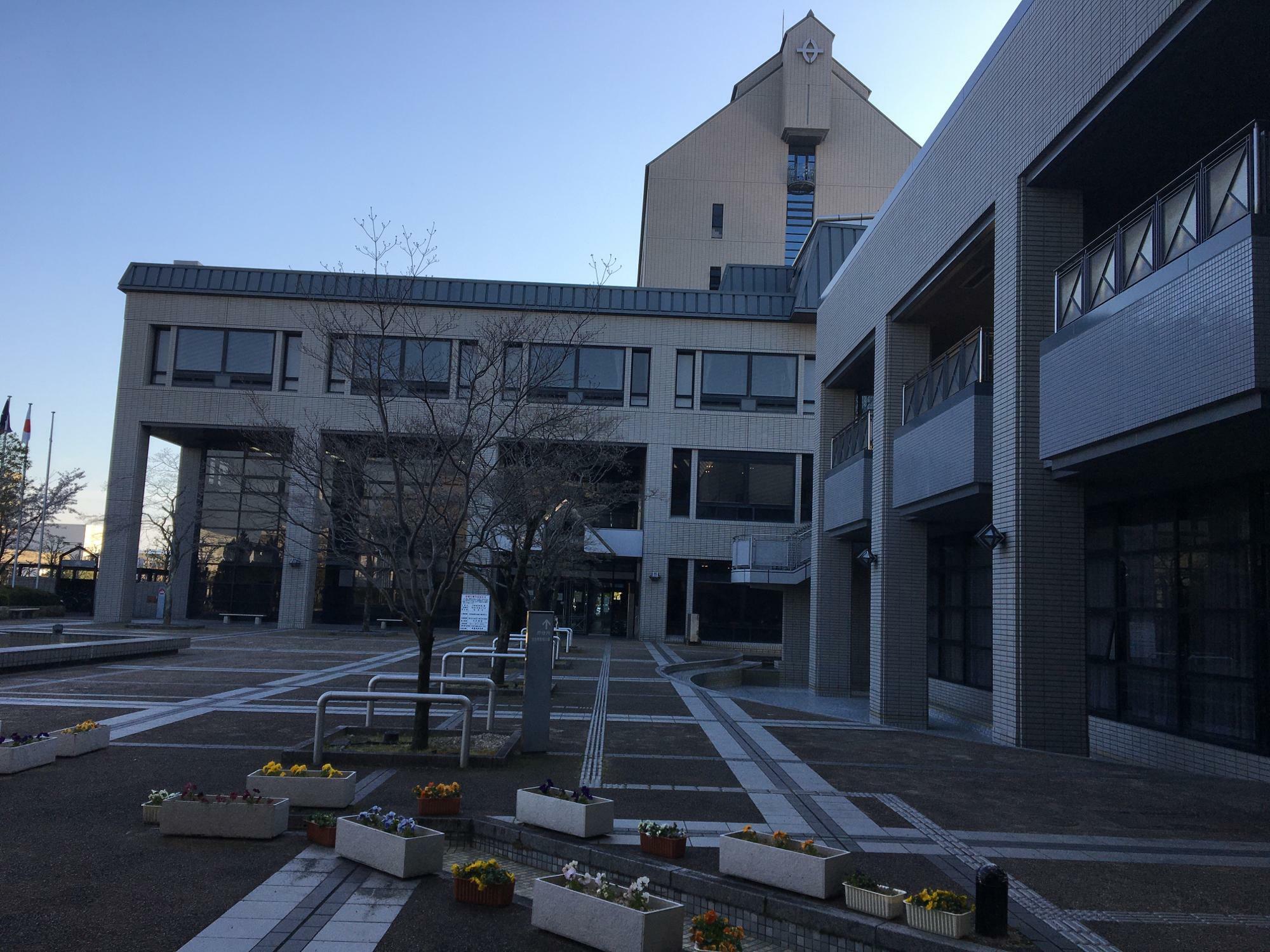 ※画像は、2020年4月に撮影した「草津市役所」の様子。