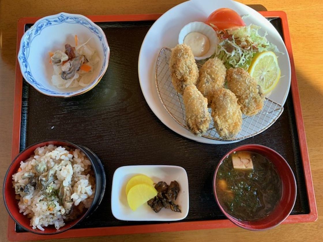 かきフライ定食かきめし・2000円