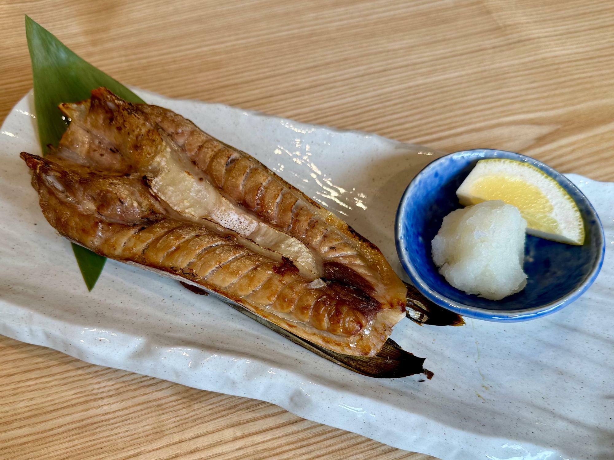 「カモメ」の塩焼き（1738円）