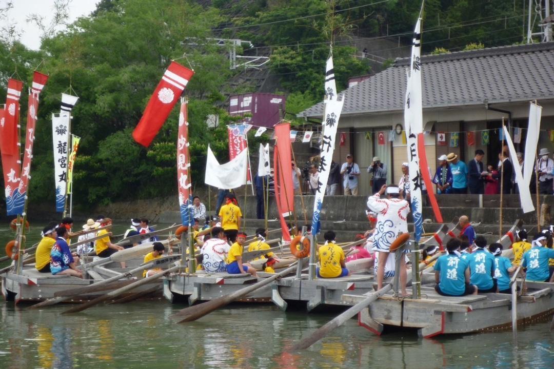 昨年開会式の様子（金浦ひったか・おしぐらんご保存会提供）