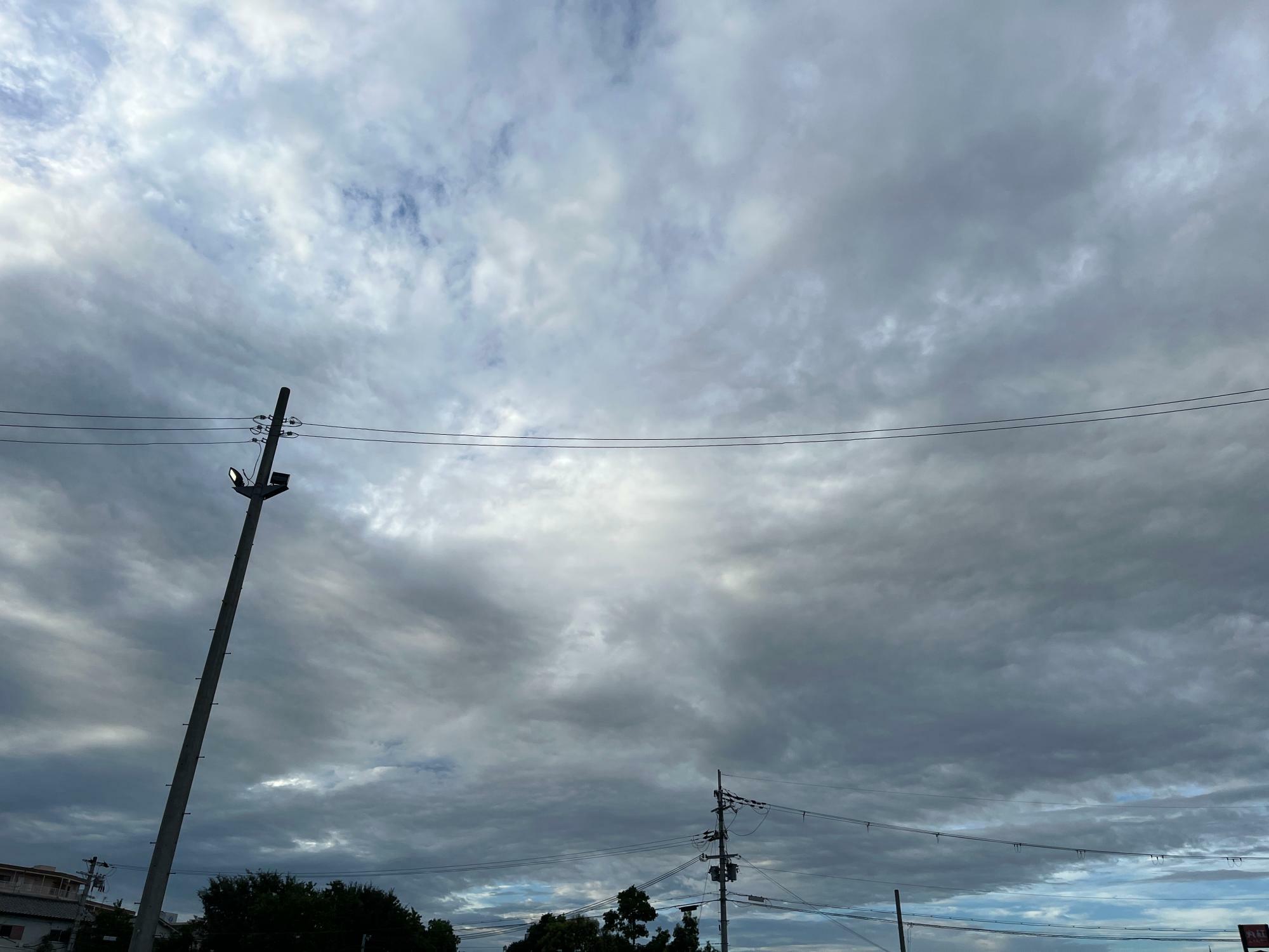 8月30日17:30ごろ撮影　生駒の空