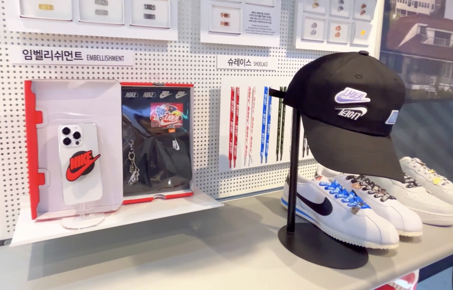 韓国旅行】「韓国明洞には行かないで!」何時間も並ばずにNIKEの 韓国旅行】「韓国明洞には行かないで!」何時間も並ばずにNIKEの