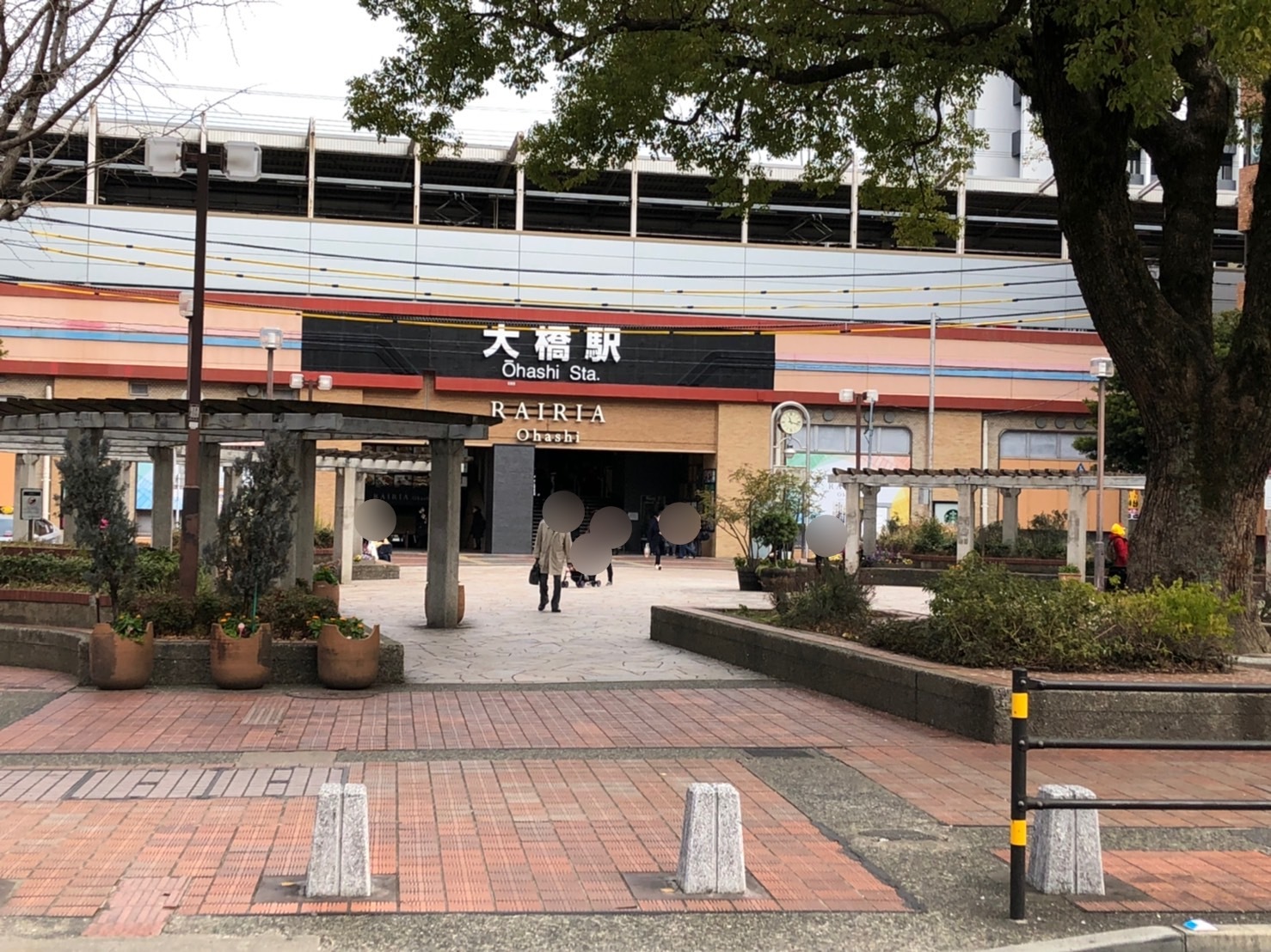 大橋駅西口からまっすぐ高宮通りを目指す