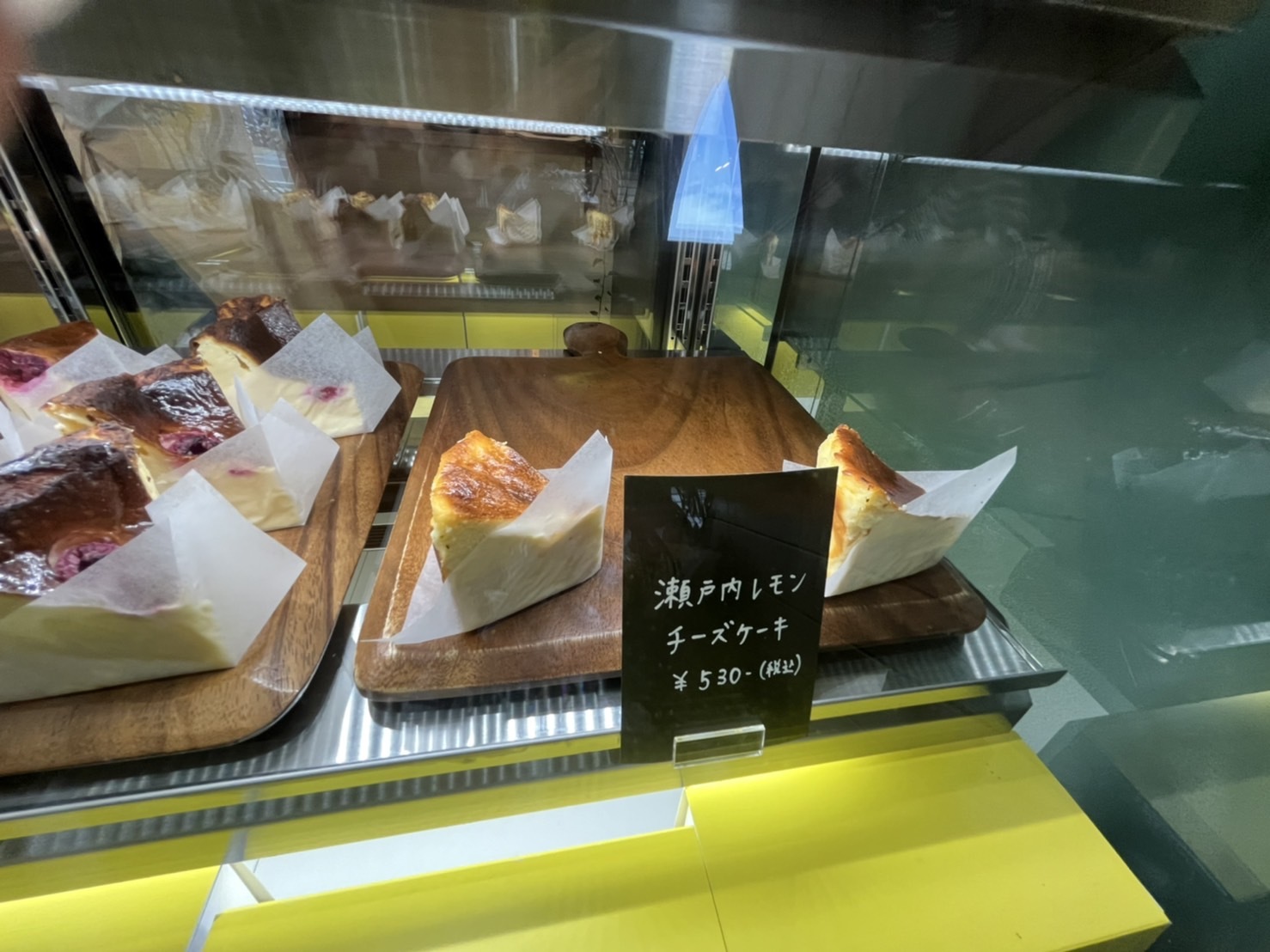 瀬戸内レモンチーズケーキ　税込530円