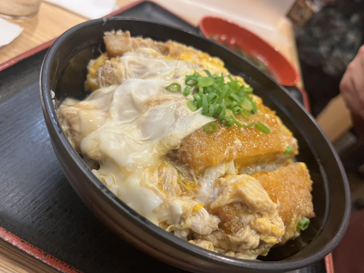 かつ丼　税込800円