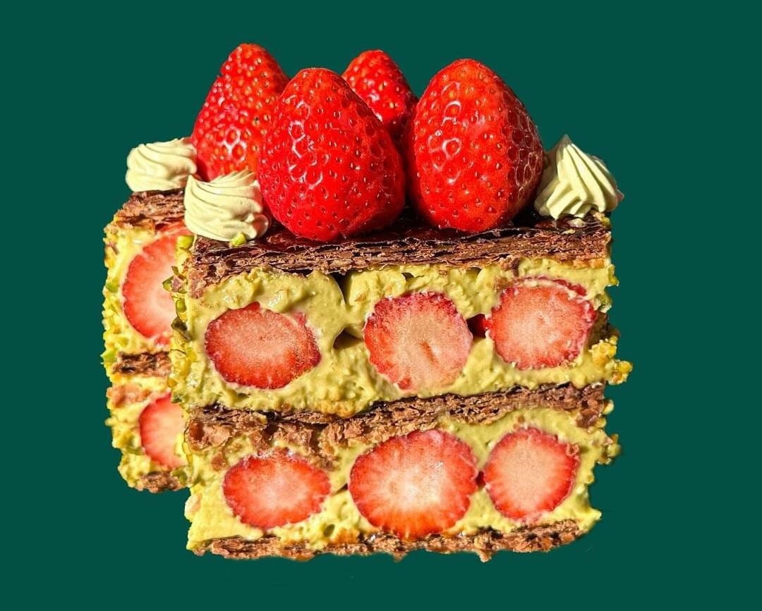 いちごのナポレオンパイ・ピスタチオ　※画像提供：焼きパイとお菓子onomatopée