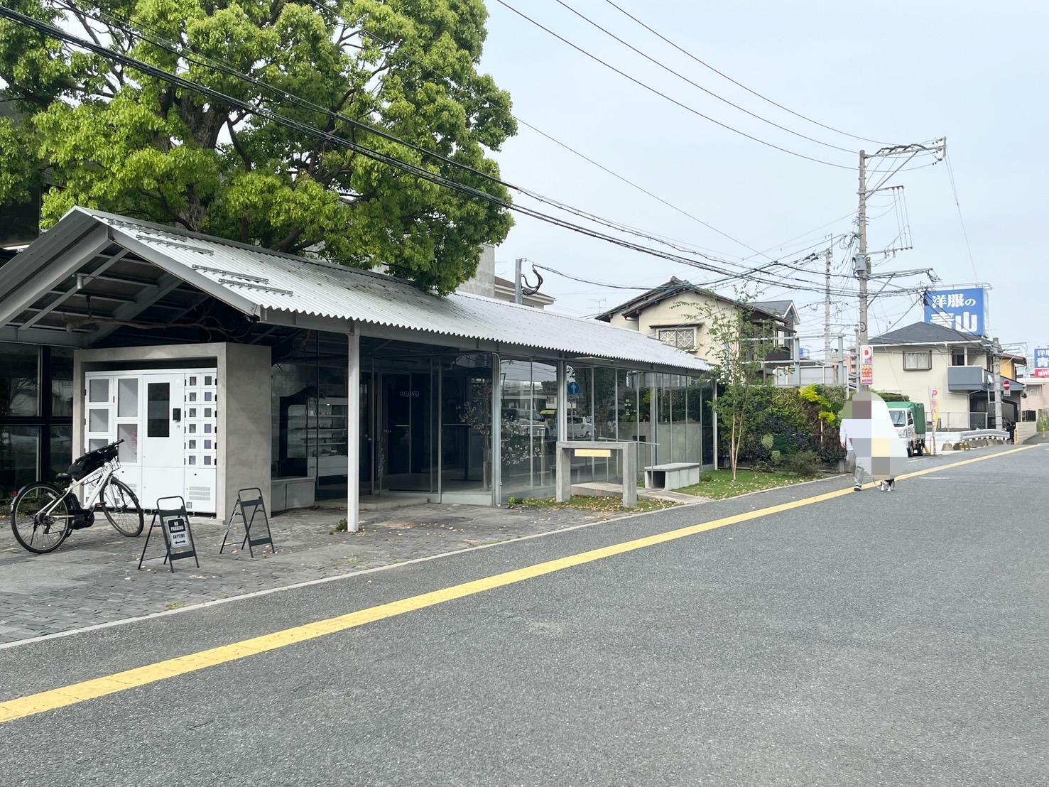 福岡外環状道路沿いにあります